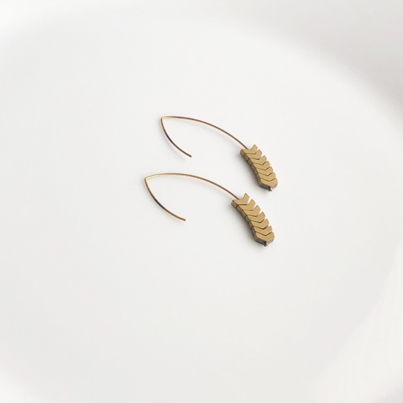 NEW "Merida" Stone Earrings (gold) - Picture 2 of 8